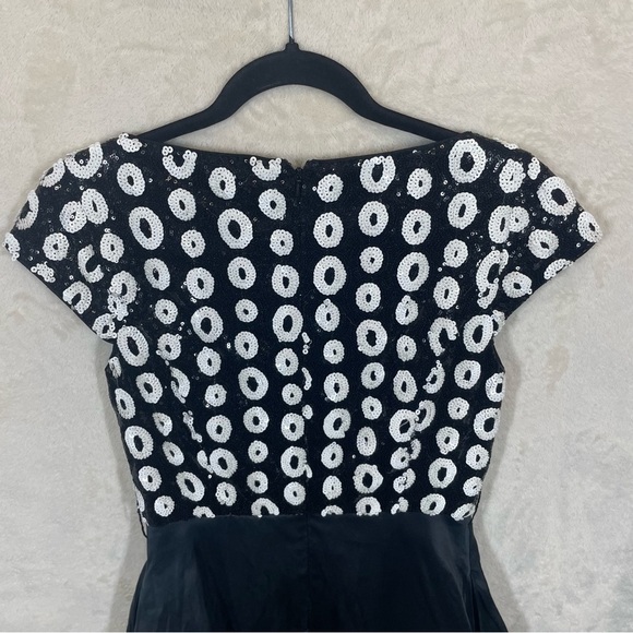 Mikael Aghal sequin dress silk women’s size 2 short sleeve black and white - Picture 3 of 9